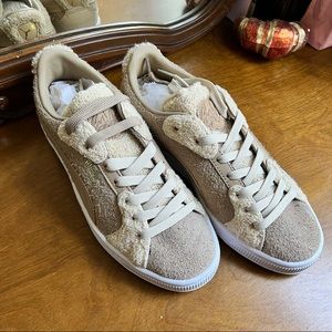 Puma High Court Cunning Suede Women's Sneakers 
Worn once, size 6.5 US